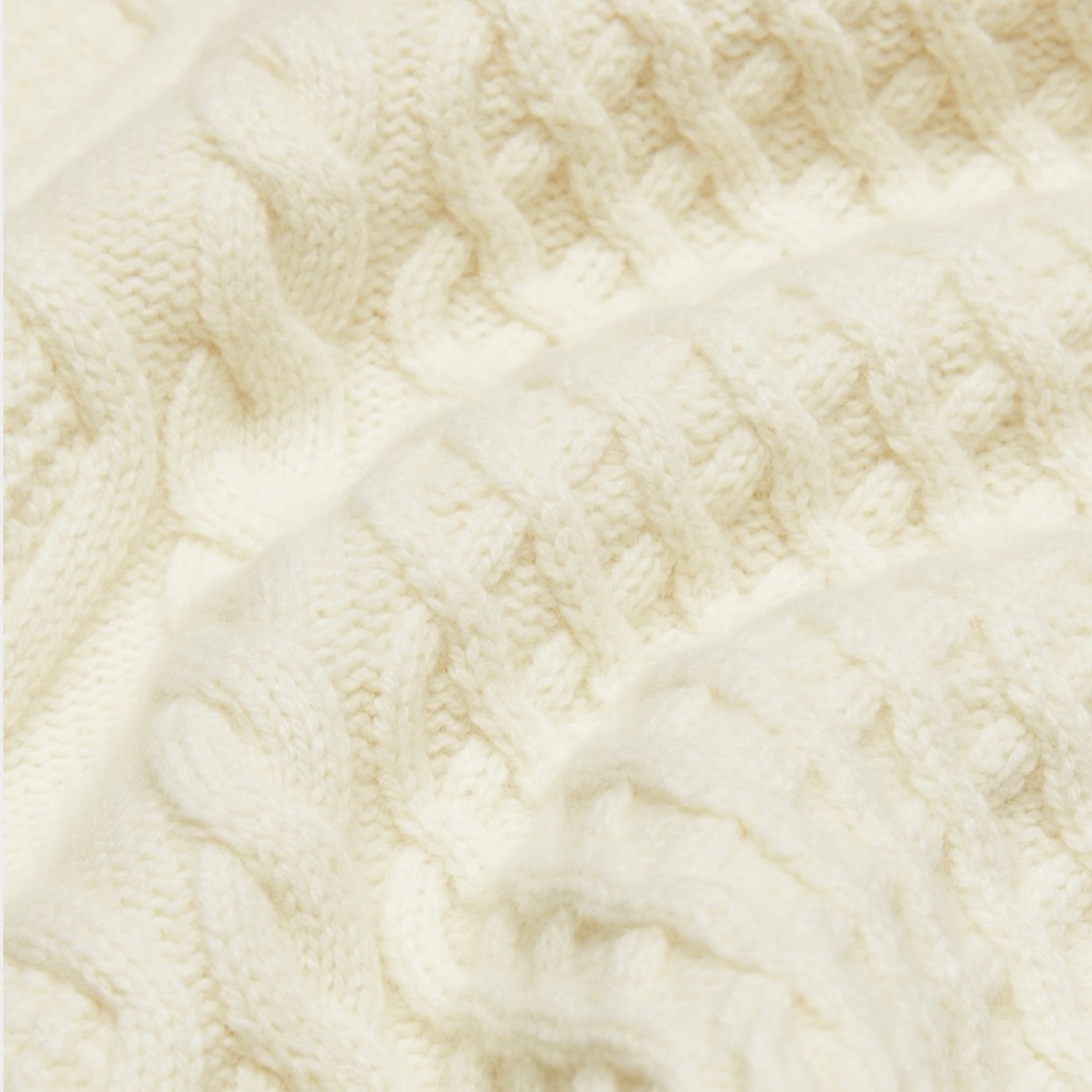 Aritzia x Sunday Best - Boreal 1/4 zip
Merino wool cable-knit sweater, W’s Small - Picture 5 of 8